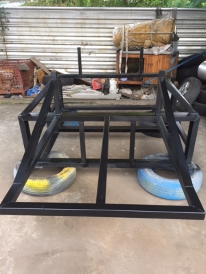 โครงหลังคากระบะบรรทุกของหรือเหล็กยาว สร้างจากวัสดุอย่างดี