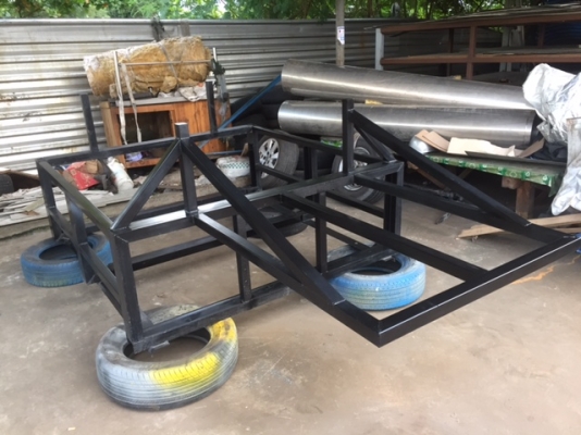 โครงหลังคากระบะบรรทุกของหรือเหล็กยาว สร้างจากวัสดุอย่างดี