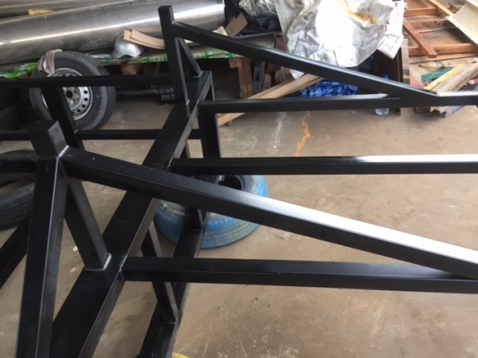 โครงหลังคากระบะบรรทุกของหรือเหล็กยาว สร้างจากวัสดุอย่างดี