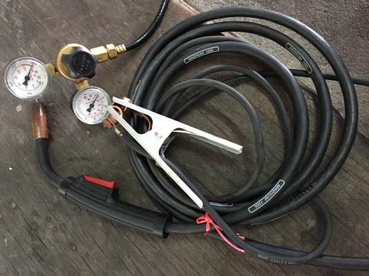 ตู้เชีอม co2 Mig ยี่ห้อ Lincoln USA สภาพใหม่มาก ไฟ 110V ตู้เชีอม co2 Mig ยี่ห้อ Lincoln USA สภาพใหม่มาก ไฟ 110V