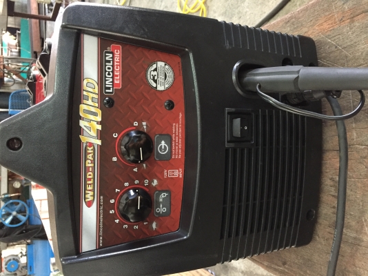 ตู้เชีอม co2 Mig ยี่ห้อ Lincoln USA สภาพใหม่มาก ไฟ 110V ตู้เชีอม co2 Mig ยี่ห้อ Lincoln USA สภาพใหม่มาก ไฟ 110V