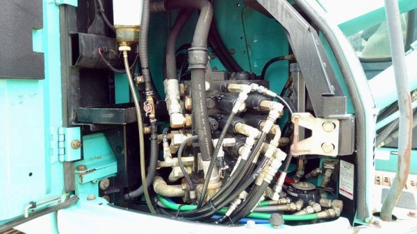 ขายครับมาใหม่ครับ KOBELCO SK135SR-2YY05 ปี2009 ใช้งานน้อย 5XXX ชั่วโมง รถสวยสภาพดีมาหาเรา