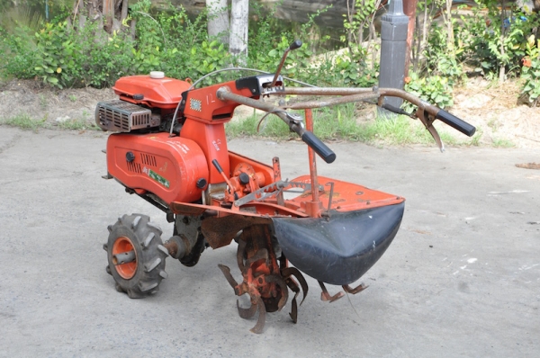 ขายรถพรวนดินMITSUBISHI G500Lสาดดิน ยกร่อง แรงดี เบนซิล สภาพสวยเดิมจากญี่ปุ่น มีเกียร์ 16,500เท่านั้น