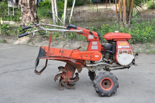 ขายรถพรวนดินMITSUBISHI G500Lสาดดิน ยกร่อง แรงดี เบนซิล สภาพสวยเดิมจากญี่ปุ่น มีเกียร์ 16,500เท่านั้น