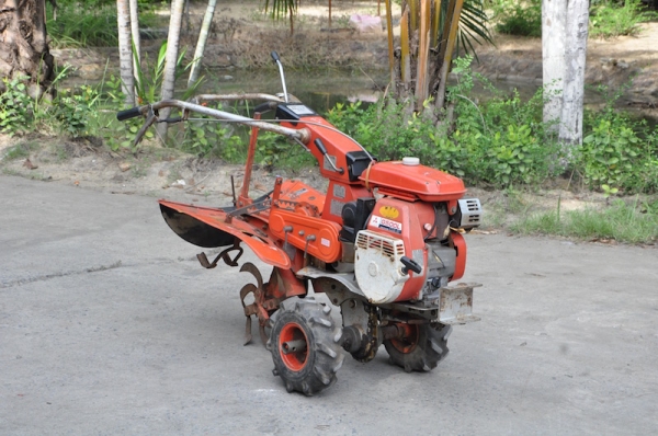 ขายรถพรวนดินMITSUBISHI G500Lสาดดิน ยกร่อง แรงดี เบนซิล สภาพสวยเดิมจากญี่ปุ่น มีเกียร์ 16,500เท่านั้น