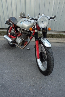 ขาย Honda wing 125 ทะเบียนเต็มพร้อมโอน แต่งสไตล์ ClubMan 250 ครับ อยู่กรุงเทพ ราคา 23000 บาทครับ