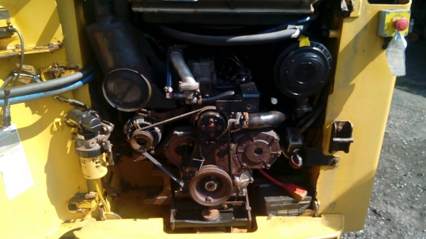 รถตักล้อยาง CAT.242B3 (รถจิ้งหรีด) รถตักล้อยาง CAT.242B3 (รถจิ้งหรีด)