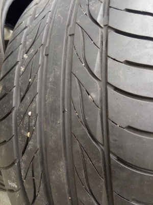 ยางสดดอกล้นๆ 215 50 17 ปลายปี 15 ชุดละ 4900 บาท ยางสดดอกล้นๆ 215 50 17 ปลายปี 15 ชุดละ 4900 บาท