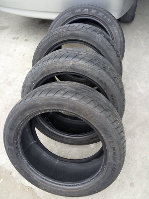 ยางสดดอกล้นๆ 215 50 17 ปลายปี 15 ชุดละ 4900 บาท ยางสดดอกล้นๆ 215 50 17 ปลายปี 15 ชุดละ 4900 บาท