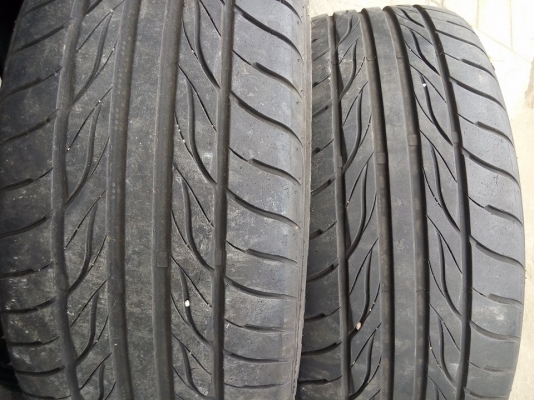 ยางสดดอกล้นๆ 215 50 17 ปลายปี 15 ชุดละ 4900 บาท ยางสดดอกล้นๆ 215 50 17 ปลายปี 15 ชุดละ 4900 บาท