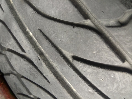 CE28 ขอบ 15 กว้าง 7 พร้อมยางดันลอป ดอกสวยใช้ยาวๆ 7900 บาท