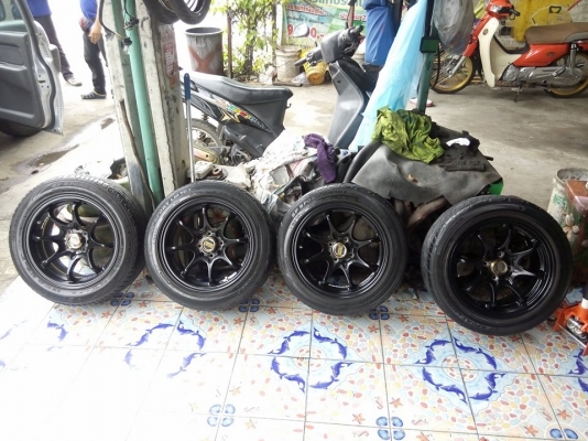 CE28 ขอบ 15 กว้าง 7 พร้อมยางดันลอป ดอกสวยใช้ยาวๆ 7900 บาท