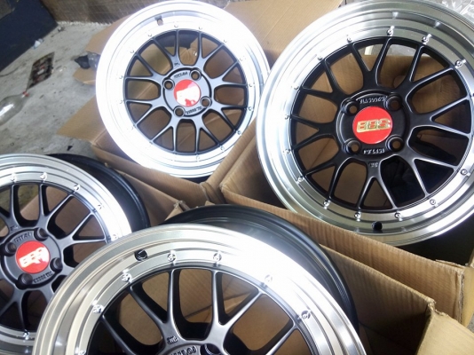 BBS LM แม็กใหม่ขอบ 15 กว้าง 7 ใส่รถ 4 รู 100 BBS LM แม็กใหม่ขอบ 15 กว้าง 7 ใส่รถ 4 รู 100