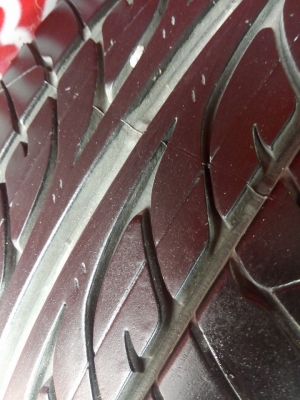 ยางดันลอป 205 45 17 ปลายปี 13ดอกเยอะสวยๆ ใช้ยาว ยางดันลอป 205 45 17 ปลายปี 13ดอกเยอะสวยๆ ใช้ยาว