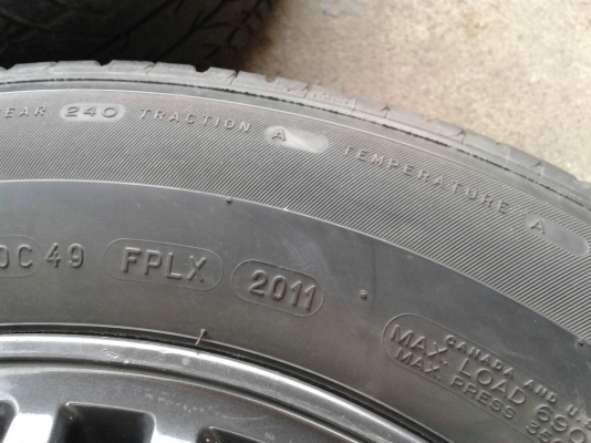 ล้ออีสุ ขอบ16นิ้ว6รู พร้อมยาง ชุดนี้ ราคา 5500 บาท