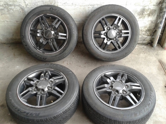 ล้ออีสุ ขอบ16นิ้ว6รู พร้อมยาง ชุดนี้ ราคา 5500 บาท