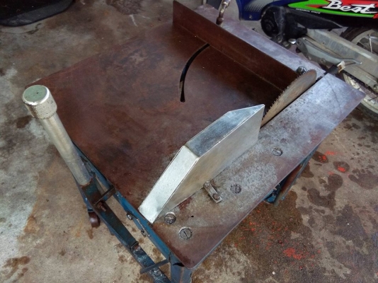 ขายเเท่นตัดสันติมือสอง10นิ้วปี46 เเก่เเต่เก๋าครับ