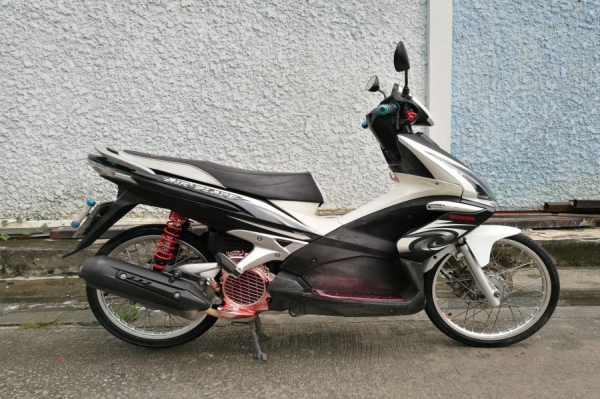 air blade รถบ้านแท้ มือเดียว เล่มชุดโอนครบ ภาษี60