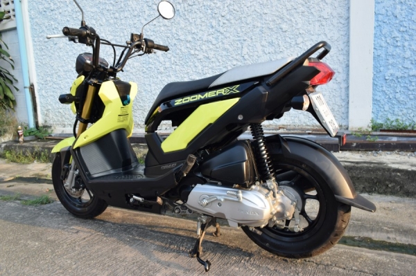 Zoomer x 2558 ตัวTop วิ่ง4000โล ไมล์ดำแดง มือเดียว ชื่อผู้หญิง รถบ้านแท้