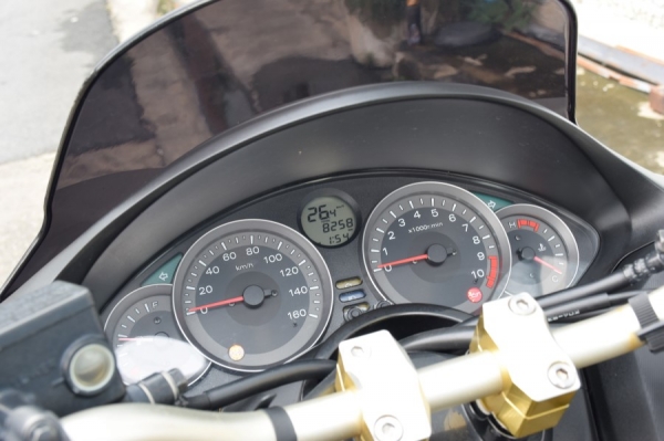 Forza300 2557 รถบ้านแท้ เล่มชุดโอนครบ ภาษีพรบถึงปี60