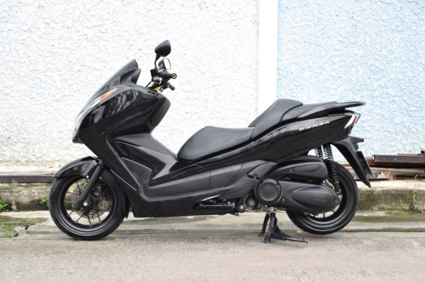 Forza300 2557 รถบ้านแท้ เล่มชุดโอนครบ ภาษีพรบถึงปี60