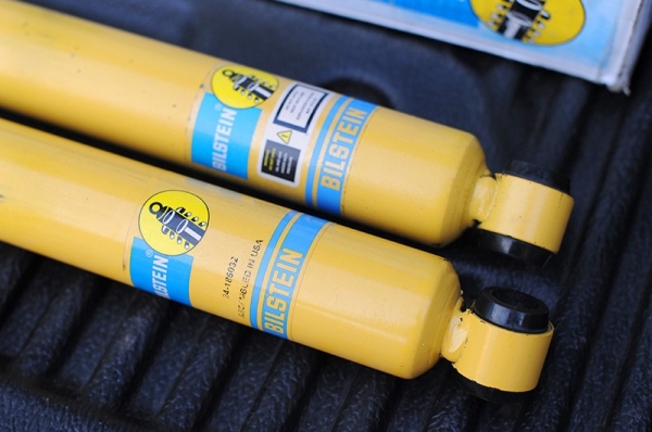 โช้ค Bilstein หู-หู 24 นิ้ว โช้ค Bilstein หู-หู 24 นิ้ว