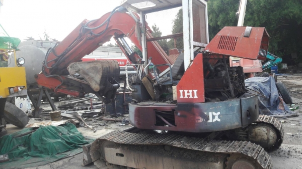 ขาย!! >>> IHI 55UU <<< ใช้งานได้ปกติ แถม หัวแย๊ก คุกกี้ขุดประปา ราคา 195,000 บาท คุ้มสุดๆ