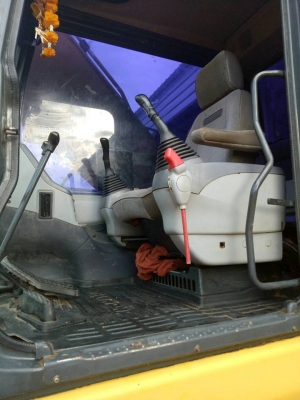 ขายรถแบคโค KOMATSU PC200-7 ใช้งาน16000ชั่วโมง ไฟฟ้าครบ เอกสารใบอินวอย ราคา1,500,000 สนใจโทร 090-8588220คุณนะ 093-3258446คุณบิว หรือเข้าดูสินค้าอื่นๆได้ที่ www.narong2truck.com หรือ www.truck.in.th/498 หรือเพจFacebook ณรงค์ ซื้อขายรถมือสอง (เว็บไซต์ส่วนตัว