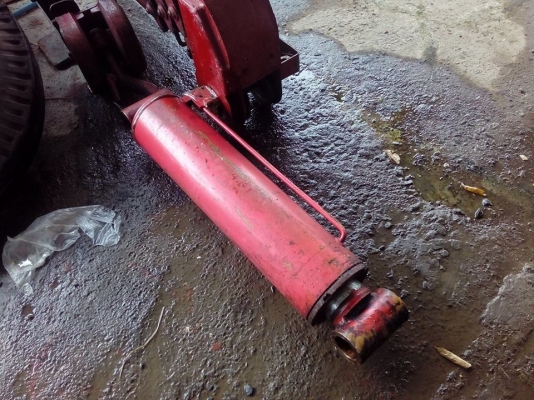 ขาย กระบอกเครน5ตัน โทร081-4012955