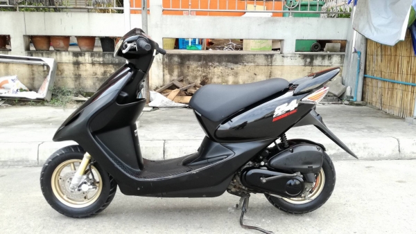 Honda Z4 50cc 4-จังหวะ สีดำ Honda Z4 50cc 4-จังหวะ สีดำ