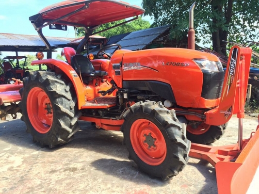 ขายรถไถคูโบต้า L4708SP สภาพสวยๆ ใช้งานน้อยทำงาน 700 ชัวโมง อุปกรณ์ใบมีดดันดินหน้าและโลเตอร์รีจอบหมุน ราคา 458,000 บาท สนใจติดต่อ 081-9136451 ค่ะ หรือ ขอดูรูปผ่านทาง Line:bow6451