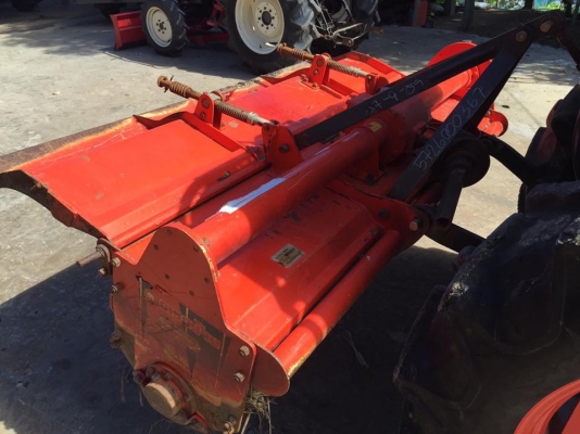 ขายรถไถคูโบต้า L4708SP สภาพสวยๆ ใช้งานน้อยทำงาน 700 ชัวโมง อุปกรณ์ใบมีดดันดินหน้าและโลเตอร์รีจอบหมุน ราคา 458,000 บาท สนใจติดต่อ 081-9136451 ค่ะ หรือ ขอดูรูปผ่านทาง Line:bow6451