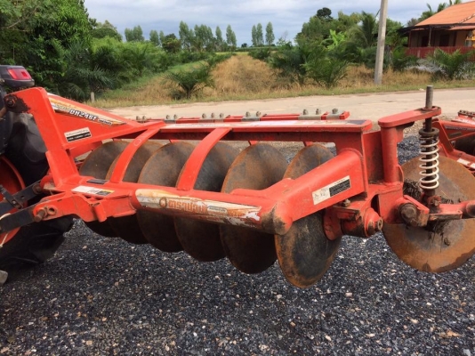 ขายรถไถคูโบต้า L4708SP 4WD2เพลา สภาพสวยใช้งานน้อย 500 ชั่วโมง จดทะเบียนปี58 ขายพร้อมอุปกรณ์ ใบมีดหน้า+ผานพรวน ราคา 458,000 บาท สนใจโทร 081-9136451 ขอดูรูปผ่านทาง line:bow6451 ค่ะ