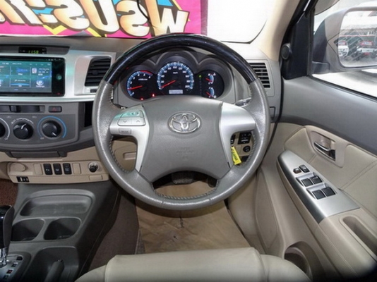 TOYOTA FORTUNER 2.5G AT ปี2013