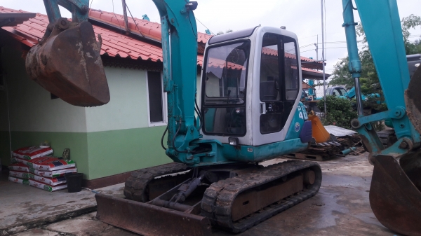 ขายค่ะ..KOMATSU PC40-7  เก่าญี่ปุ่นแท้   สภาพสวย  เครื่อวปั๊มแห้ง  ระบบคล่อง  พร้อมใช้  โทร  089-3818694  ดวงนภา