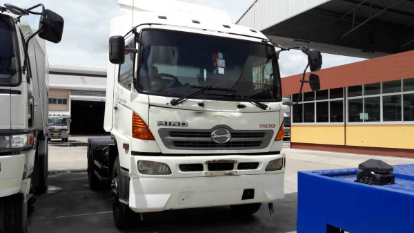 ขายฮีโน่10ล้อหัวลาก 330แรงม้า สนใจติดต่อ 097-3597899