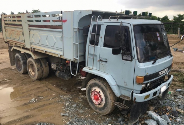 **655,000 บ.ต่อรอง/// 10ล้อ2เพลาดั้ม ISUZU ROCKY FVZ-230 แรง (นางฟ้า195 แท้) เครื่อง 6BG1-4 Turbo in.(ลงเล่ม) เกียร์ อีตั้น คานหน้าใหญ่ 2เพลาเดิม คัสซีสวย หัวดี ภายในดี พาวเวอร์/ทริฟฟี่/แอร์ ครบ ดั้มเหล็กSMM-สามมิตรฯ สภาพดี ยาง10เส้น สภาพ60-65\% ตามสภาพ เล
