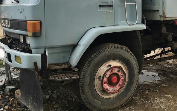 **655,000 บ.ต่อรอง/// 10ล้อ2เพลาดั้ม ISUZU ROCKY FVZ-230 แรง (นางฟ้า195 แท้) เครื่อง 6BG1-4 Turbo in.(ลงเล่ม) เกียร์ อีตั้น คานหน้าใหญ่ 2เพลาเดิม คัสซีสวย หัวดี ภายในดี พาวเวอร์/ทริฟฟี่/แอร์ ครบ ดั้มเหล็กSMM-สามมิตรฯ สภาพดี ยาง10เส้น สภาพ60-65\% ตามสภาพ เล