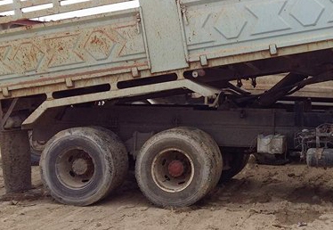 **655,000 บ.ต่อรอง/// 10ล้อ2เพลาดั้ม ISUZU ROCKY FVZ-230 แรง (นางฟ้า195 แท้) เครื่อง 6BG1-4 Turbo in.(ลงเล่ม) เกียร์ อีตั้น คานหน้าใหญ่ 2เพลาเดิม คัสซีสวย หัวดี ภายในดี พาวเวอร์/ทริฟฟี่/แอร์ ครบ ดั้มเหล็กSMM-สามมิตรฯ สภาพดี ยาง10เส้น สภาพ60-65\% ตามสภาพ เล