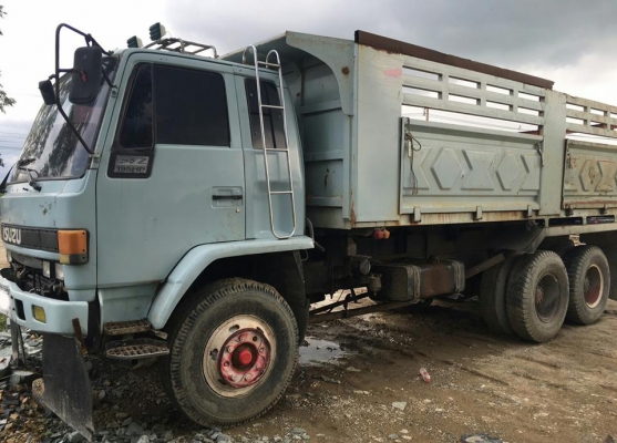 **655,000 บ.ต่อรอง/// 10ล้อ2เพลาดั้ม ISUZU ROCKY FVZ-230 แรง (นางฟ้า195 แท้) เครื่อง 6BG1-4 Turbo in.(ลงเล่ม) เกียร์ อีตั้น คานหน้าใหญ่ 2เพลาเดิม คัสซีสวย หัวดี ภายในดี พาวเวอร์/ทริฟฟี่/แอร์ ครบ ดั้มเหล็กSMM-สามมิตรฯ สภาพดี ยาง10เส้น สภาพ60-65\% ตามสภาพ เล