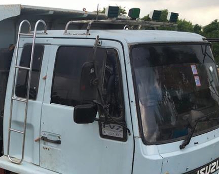 **655,000 บ.ต่อรอง/// 10ล้อ2เพลาดั้ม ISUZU ROCKY FVZ-230 แรง (นางฟ้า195 แท้) เครื่อง 6BG1-4 Turbo in.(ลงเล่ม) เกียร์ อีตั้น คานหน้าใหญ่ 2เพลาเดิม คัสซีสวย หัวดี ภายในดี พาวเวอร์/ทริฟฟี่/แอร์ ครบ ดั้มเหล็กSMM-สามมิตรฯ สภาพดี ยาง10เส้น สภาพ60-65\% ตามสภาพ เล