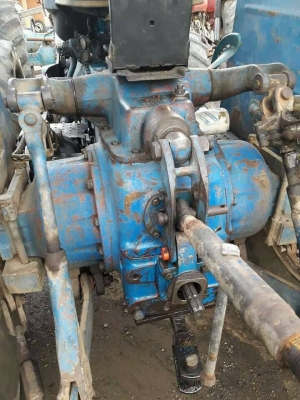 รถไถฟอร์ด 6600 มีเล่มทะเบียน 2เพลา