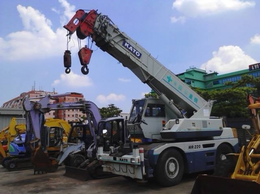 รถเครน KATO รุ่น KR 22 H