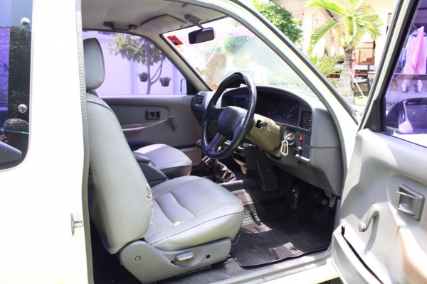 ปี 1996 Toyota Hilux Mighty-X แคป เครื่อง 2500 CC เกียร์ธรรมด