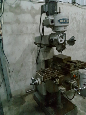 ขายเครื่องมิลลิ่งเก่าไต้หวันครับสภาพตามรูปไฟ380vขาย70000สนใจมาดูของก่อนครับน่าใช้สภาพสวย