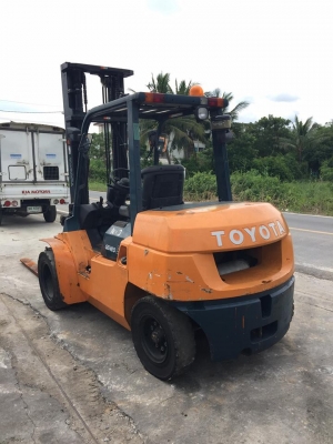 รถยก 3.5 ตัน  TOYOTA 7FD35 รถนอกเก่าญี่ปุ่น รถปี 2010 ดีเซล  เสา 4 เมตร เกียร์ออโต้