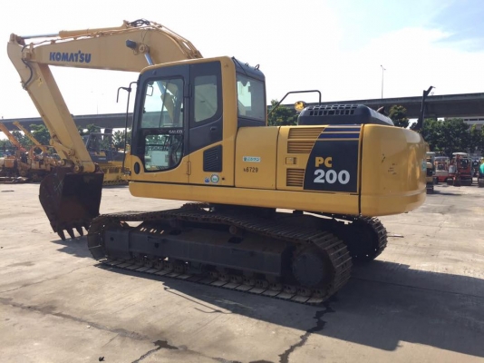รถขุด Komatsu PC200-8 รถขุด Komatsu PC200-8