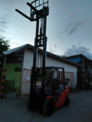 โฟล์คลิฟ 2.5ตัน Toyota รุ่น8 เสา 4.3เมตร ไซชิฟ