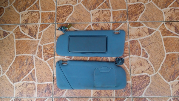 ที่บังแดด LEXUS IS200 กำมะหยี่ สีเทา แบบมีกระจกทั้งสองข้าง