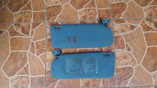 ที่บังแดด LEXUS IS200 กำมะหยี่ สีเทา แบบมีกระจกทั้งสองข้าง